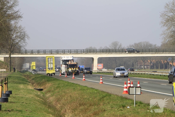 Bestuurder met alcohol belandt in sloot