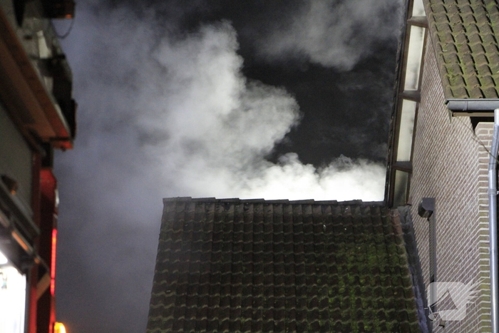 Buitenbrand verwoest garagezolder