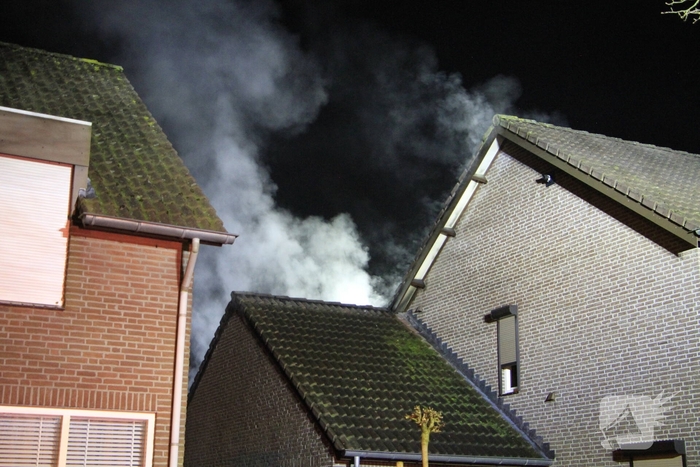Buitenbrand verwoest garagezolder