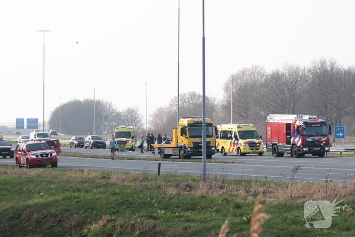 Meerdere voertuigen betrokken bij aanrijding op snelweg