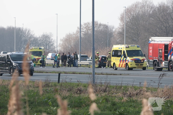 Meerdere voertuigen betrokken bij aanrijding op snelweg