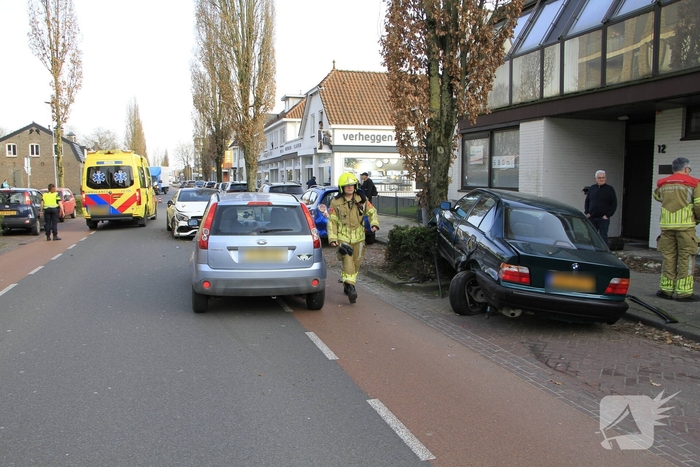 Zware aanrijding met meerdere voertuigen