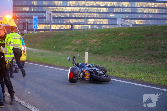 Motorrijdster gewond na ongeval op snelweg
