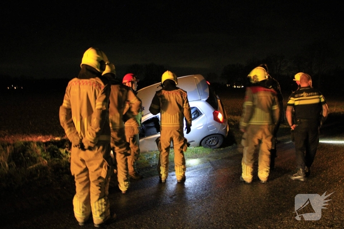 Auto belandt in greppel na ongeval