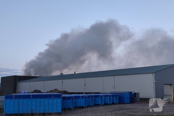 Brand in loods veroorzaakt grote rookontwikkeling