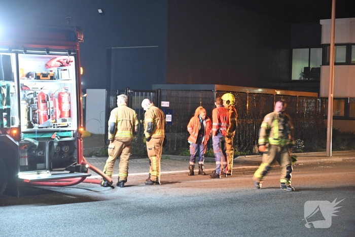 Passerende beveiligers slaan alarm bij brand in verbouwd bedrijfspand
