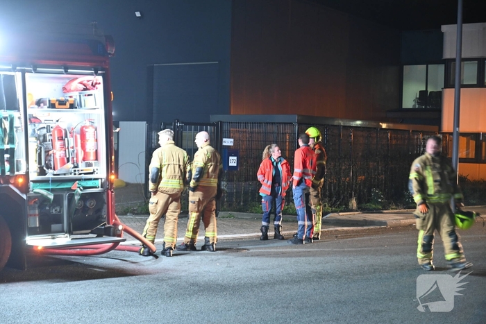 Passerende beveiligers slaan alarm bij brand in verbouwd bedrijfspand