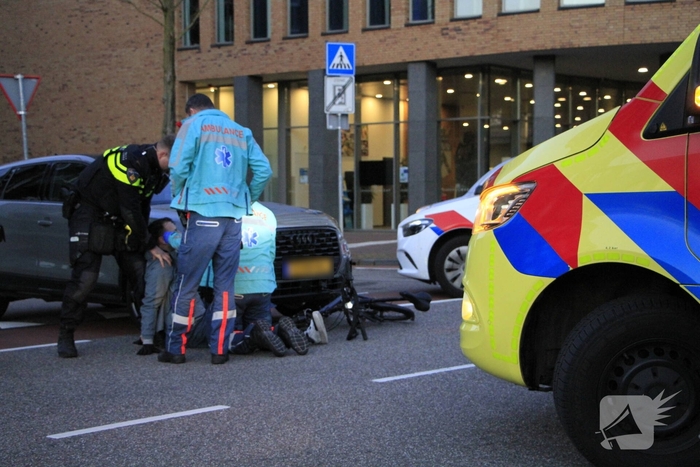 Fietser betrokken bij aanrijding met auto