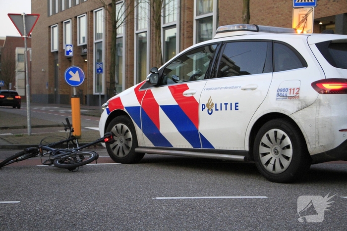 Fietser betrokken bij aanrijding met auto