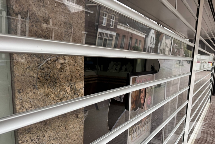 Auto zonder kenteken betrokken bij inbraak