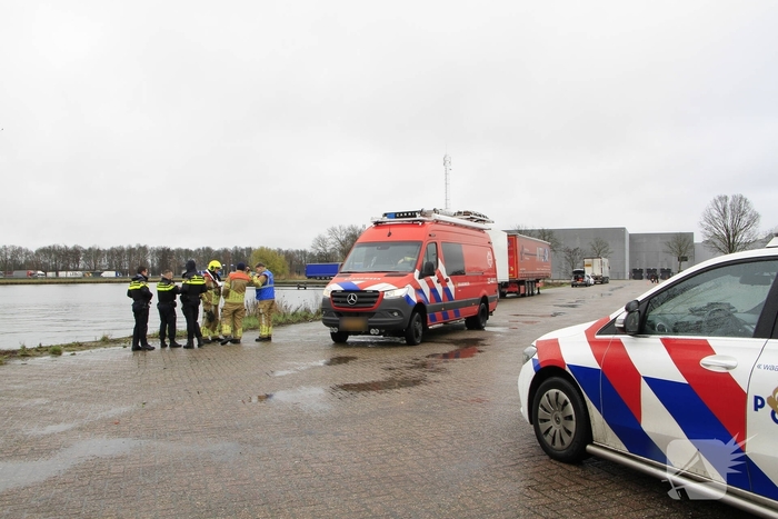 Zoektocht naar verdacht voorwerp in kanaal