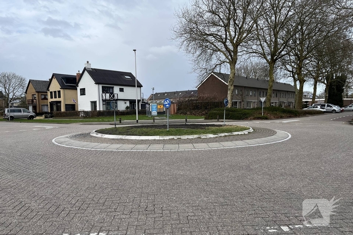 Politie plaatst camera bij beruchte rotonde
