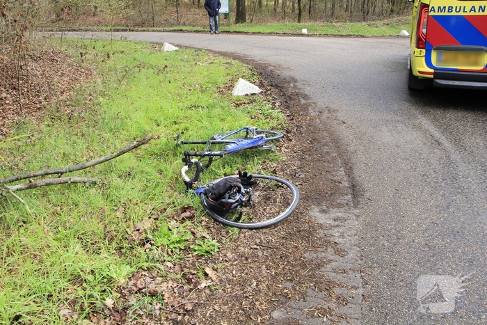 Wielrenner ernstig gewond bij aanrijding met auto