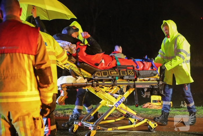 Voertuig te water in Vijfhuizen