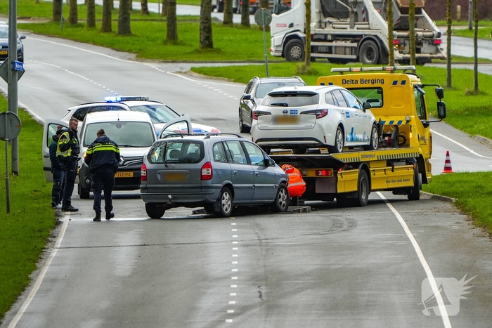 Ongeval veroorzaakt verkeershinder door beschadigde auto's