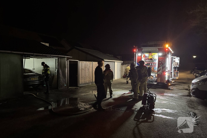 Brand bij garage veroorzaakt schade