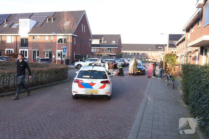 Skeelerend kind geschept in woonwijk