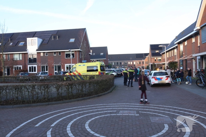 Skeelerend kind geschept in woonwijk