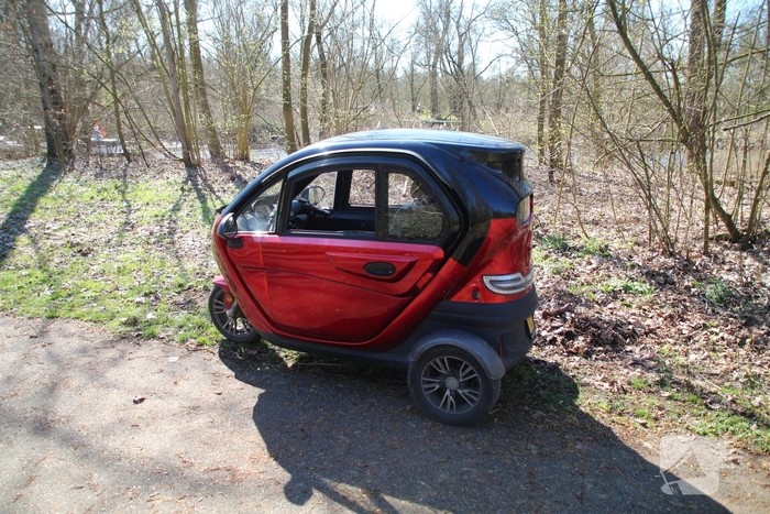 Brand door kortsluiting in elektrische driewieler