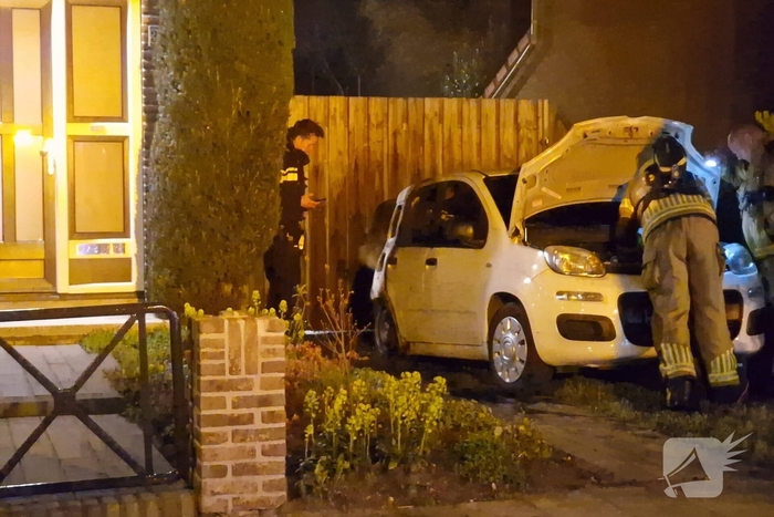 Oorzaak autobrand nog onbekend