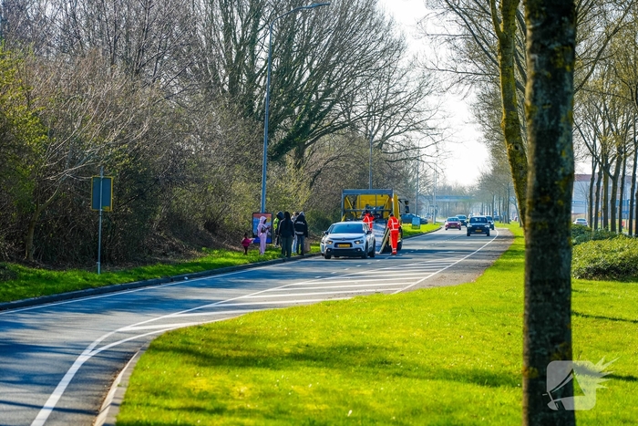 Botsing leidt tot schade aan voertuigen