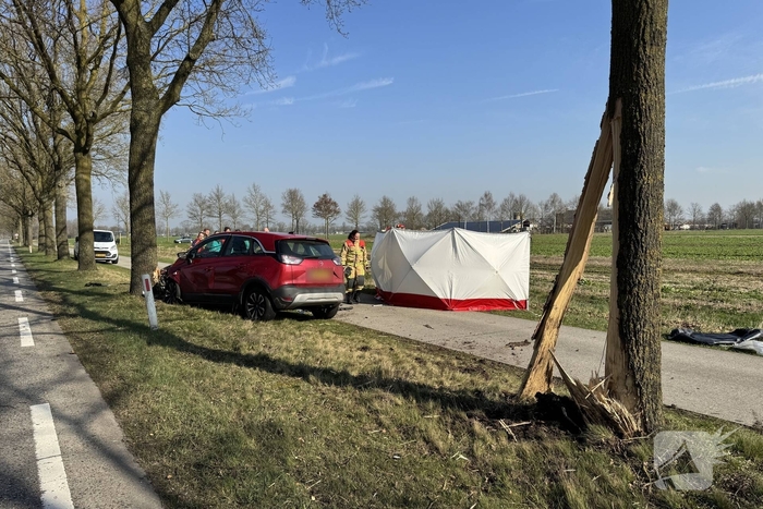 Oudere vrouw komt om bij ongeval met auto
