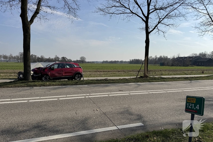 Oudere vrouw komt om bij ongeval met auto