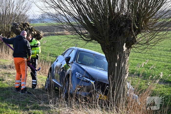Bestuurder naar ziekenhuis na ongeval