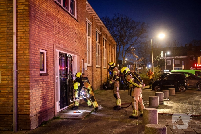 Brandweer blust meerdere brandplekken