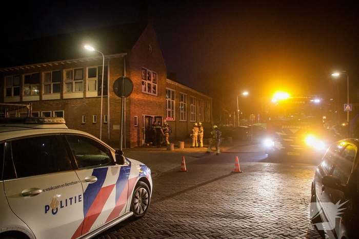 Brandweer blust meerdere brandplekken