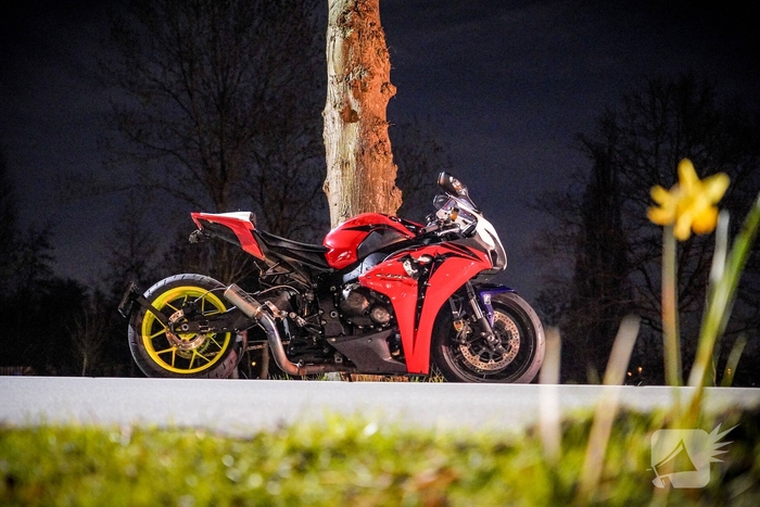 Motorrijder valt na uitwijkmanoeuvre