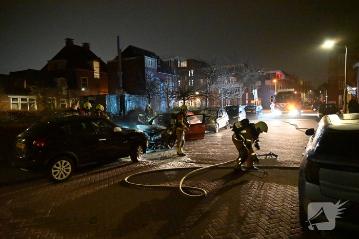 Twee voertuigen beschadigd door brand