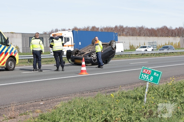 Eenzijdig ongeval leidt tot verkeersongevallen op drukke snelweg