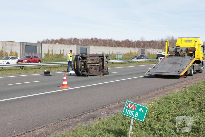 Eenzijdig ongeval leidt tot verkeersongevallen op drukke snelweg