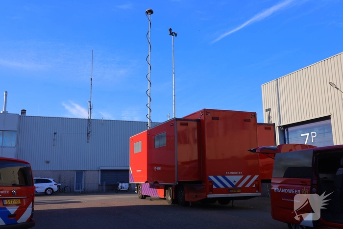 Voertuigbrand leidt tot grote inzet van hulpdiensten