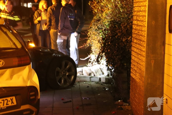 Aanhouding en flinke schade na aanrijding