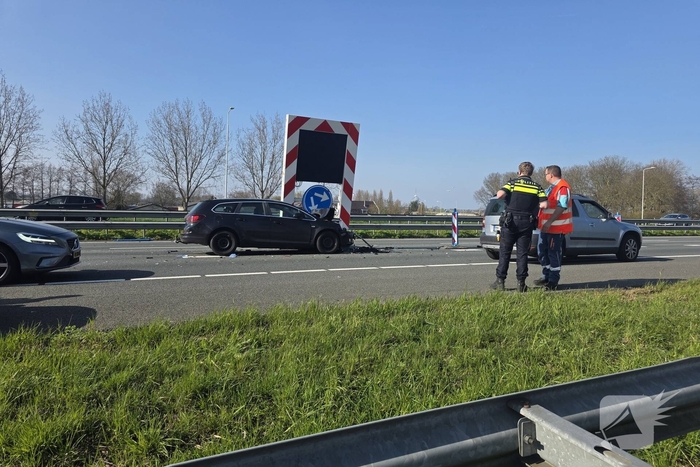 Ongeval tussen auto en pijlwagen