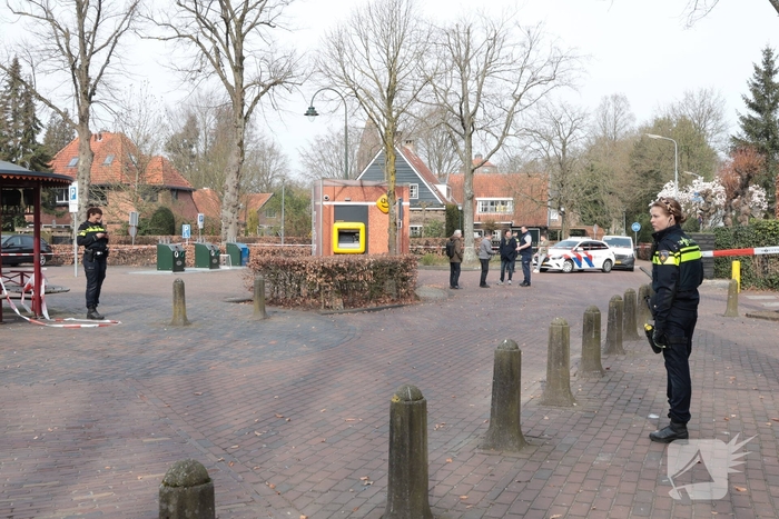 Geldwagen haalt resterend geld op na plofkraak in Laren