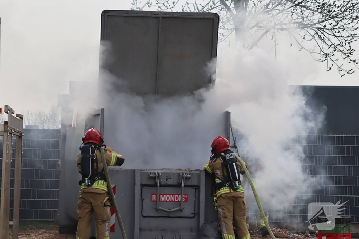 Containerbrand vraagt om ingrijpen brandweer