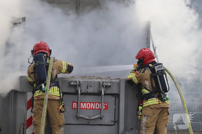 Containerbrand vraagt om ingrijpen brandweer