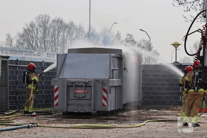 Containerbrand vraagt om ingrijpen brandweer