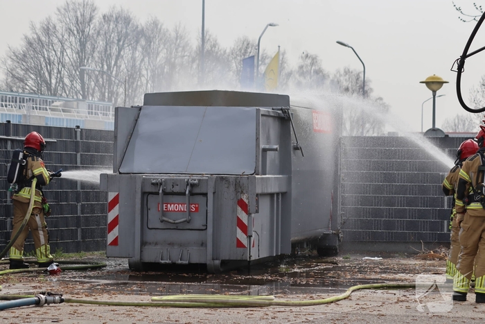 Containerbrand vraagt om ingrijpen brandweer