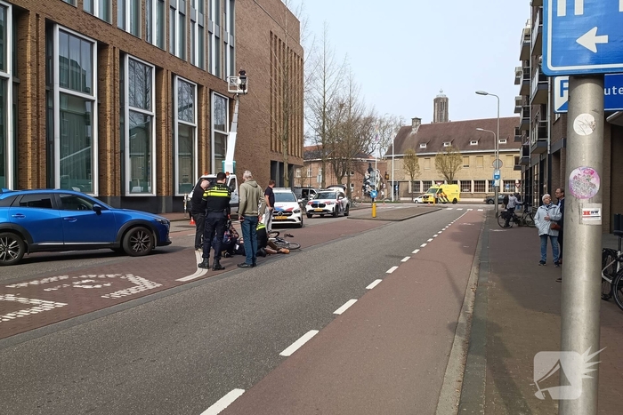 Fietser gewond na aanrijding met auto