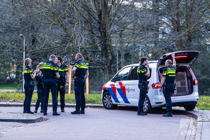 Meerdere politie eenheden aanwezig bij conflict