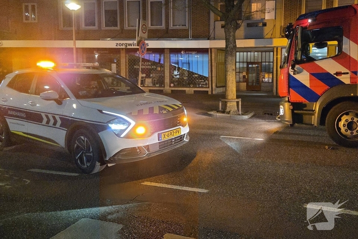 Brandweer ventileert woning na gebouwbrand