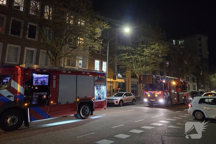 Brandweer ventileert woning na gebouwbrand