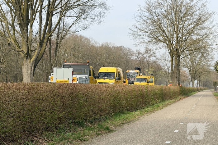 Herstelwerkzaamheden na ongeval met vrachtwagen