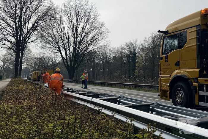 Herstelwerkzaamheden na ongeval met vrachtwagen