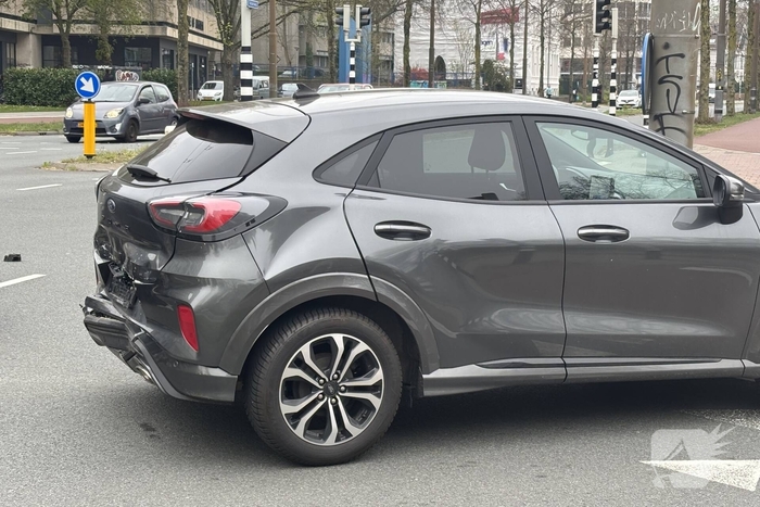 Aanrijding tussen twee voertuigen