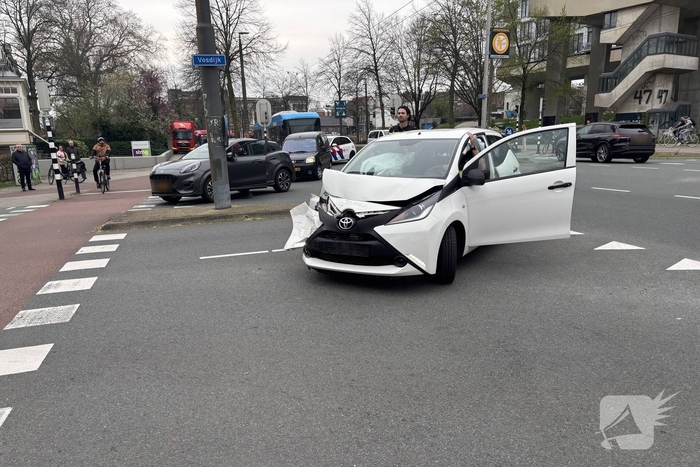 Aanrijding tussen twee voertuigen